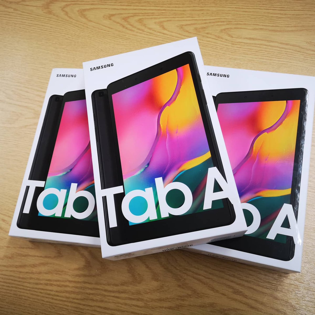 chantryprimary's tweet image. HUGE thanks to @BugLearn and @FibrePeople who have donated an amazing range of devices to #TeamChantry to help ensure our pupils at home have access to online learning ❤️💻 A fantastic gesture and a super way to bridge the digital divide! 😍 #KindnessMatters #homelearning