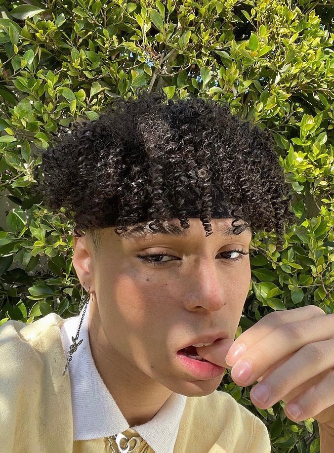 Larray Updates (@larray_updates) | Twitter