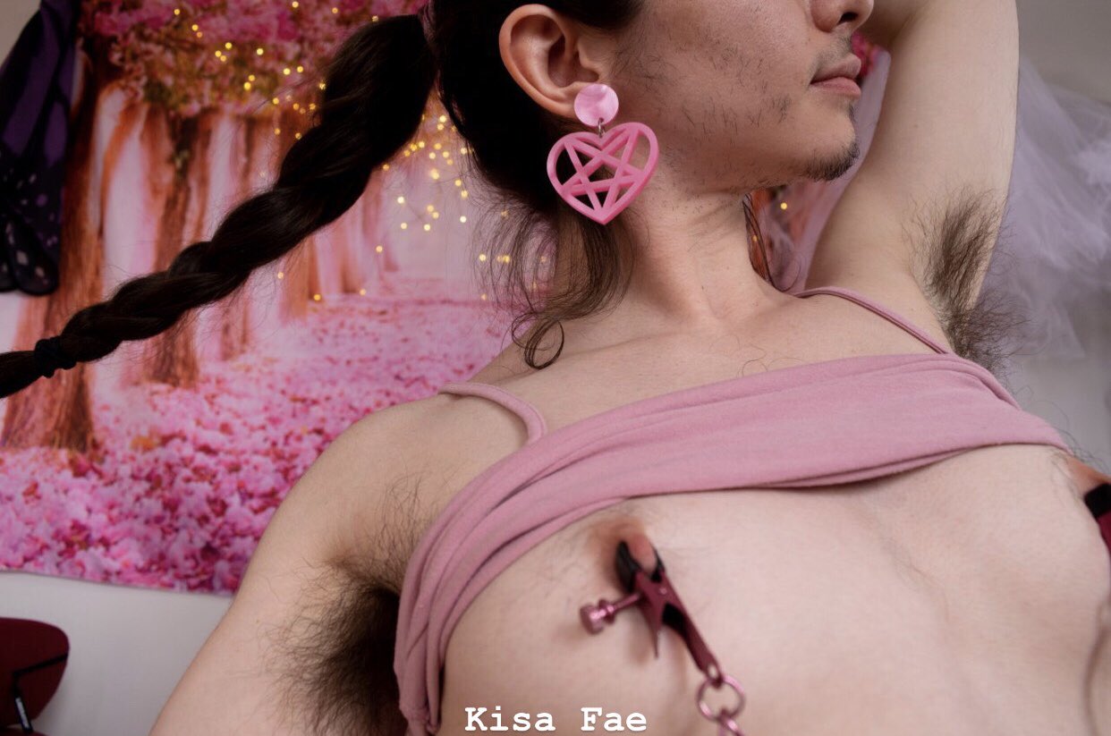 2 pic. Pretty in pink 🎀 https://t.co/sg5jTyOIj6