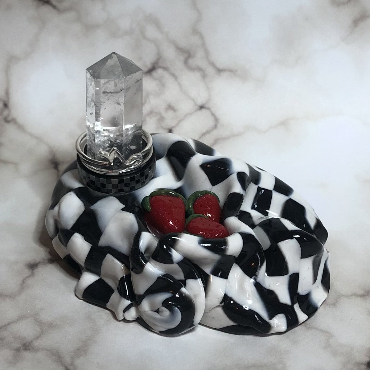 emilysclosets's tweet photo. This might be the most dope way to store your rings🏁⚡️ https://t.co/kvCYAUa3aa
