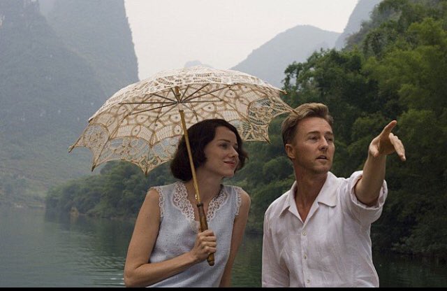 “당신 말이 옳아.. 서로에게 없는 것만 찾으려고 했지..” 엇갈린 사랑을 통해 얻은 인간적 성숙 #ebs영화 < #페인티드베일 > 1/23(토) 밤 10:45 #에드워드...