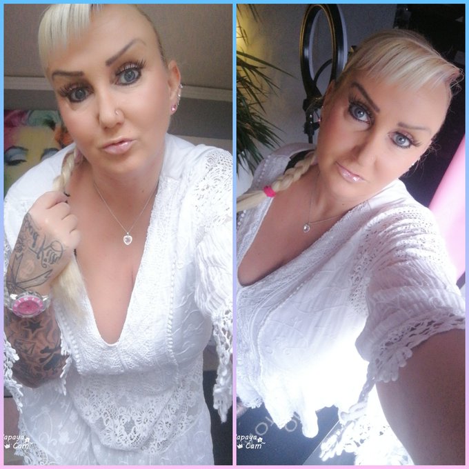 Kann ich nicht brav aussehen?! 😇 #angel #curvymodel #beautynotsize #curvy #PlusSizeModel #curvygirl #blondisbeautiful<a href="/tag/angel"class="tags">#angel</a><a href="/tag/curvymodel"class="tags">#curvymodel</a><a href="/tag/curvy"class="tags"><span>#curvy</span></a><a href="/tag/plussizemodel"class="tags"><span>#plussizemodel</span></a><a href="/tag/bigboobs"class="tags"><span>#bigboobs</span></a><a href="/tag/curvygirl"class="tags"><span>#curvygirl</span></a><a href="/tag/beautynotsize"class="tags"><span>#beautynotsize</span></a>
