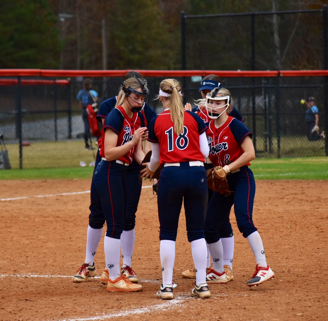 CochranMadilyn's tweet photo. #teammatetuesday Can’t wait to get back on the field with girls! 🥎 @GAPowerGold2021 @GSCSoftball https://t.co/d9h0RcdMxi