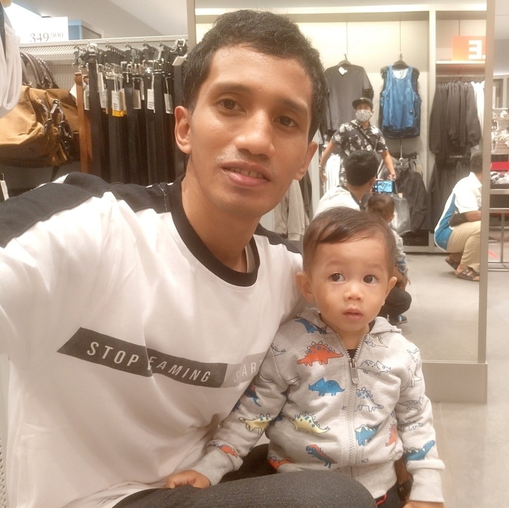 Alpandu_'s tweet photo. Besar nanti gantian jagain mamahnya yah,  😇😎 https://t.co/Rcp5sX0xGE
