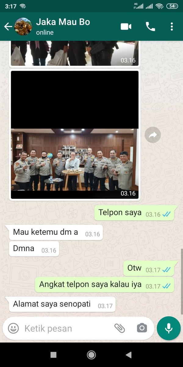 ReallJawa's tweet photo. Om yang gak di kasih jatah sama istri nya atau cewek nya om ini  mau BO sama aku om yang gak ada otak nya ini lah foto om itu berdua sama istri nya atau cewek nya om yang gak ada malu nya https://t.co/kNjqOIDdAe