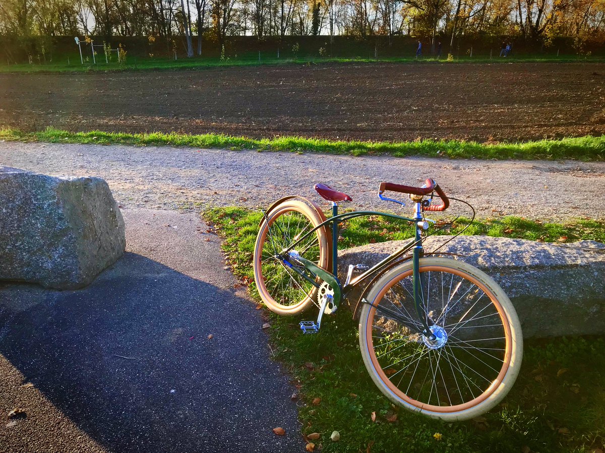 <a href="/ReidhjolBerlin/">Reiðhjólaverzlunin Berlin</a> <a href="/achielle_/">Achielle Cycles</a>