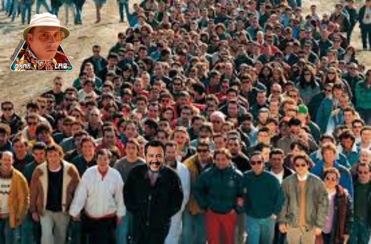 lauttone's tweet photo. La famiglia italiana secondo @matteosalvinimi #SalviniPagliaccio #sanpatrignano #crisidigoverno #senatoriavita @welikeduel https://t.co/h55NmJXlkI