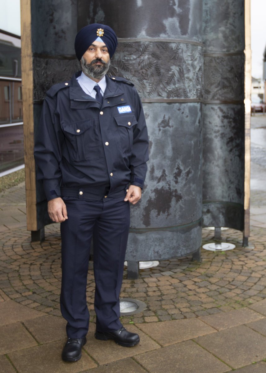 gardainfo's tweet image. "Garda members regularly face dangerous, uncertain situations in order to assist and protect the public."
Garda Commissioner Harris 

R/Gda Oberoi, DMR South Central
R/Gda Lynch, Tipperary
R/Gda Sheehan, Cork City
R/Gda Kelledy, Louth