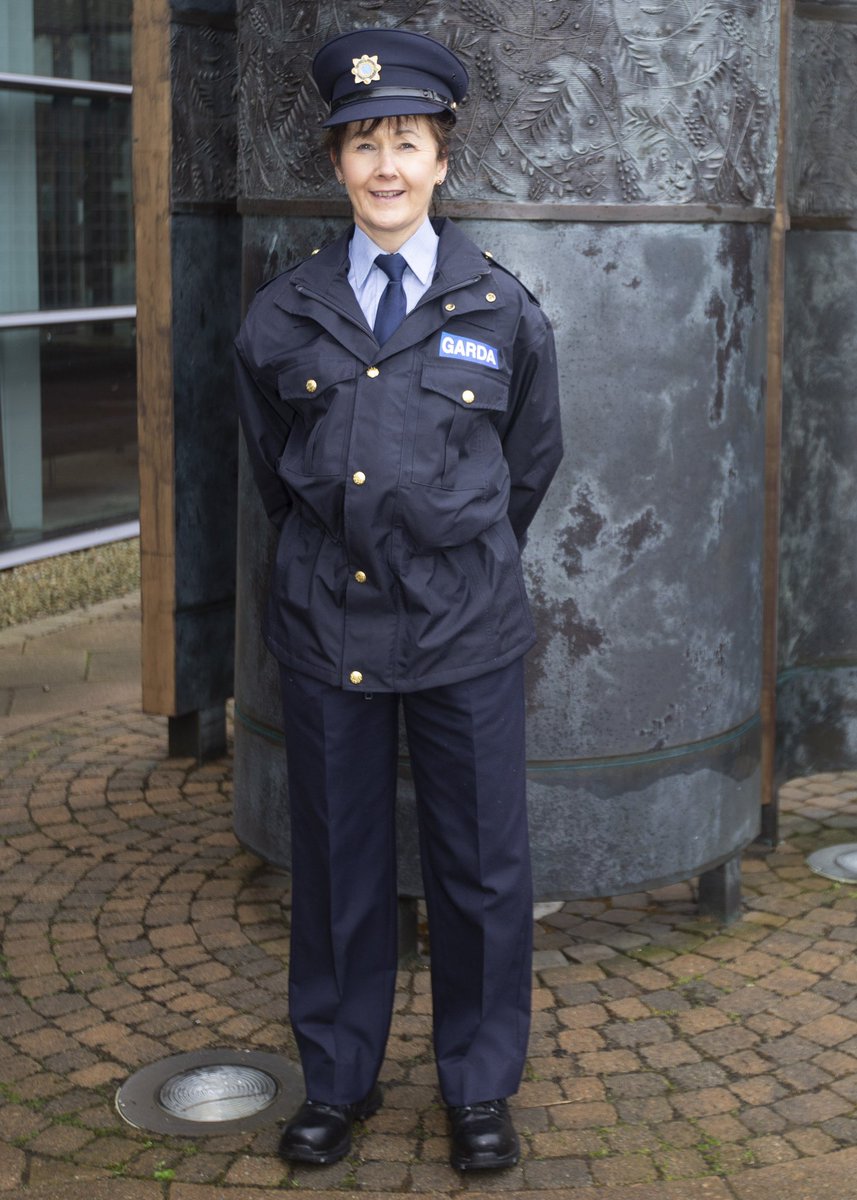 gardainfo's tweet image. "Garda members regularly face dangerous, uncertain situations in order to assist and protect the public."
Garda Commissioner Harris 

R/Gda Oberoi, DMR South Central
R/Gda Lynch, Tipperary
R/Gda Sheehan, Cork City
R/Gda Kelledy, Louth