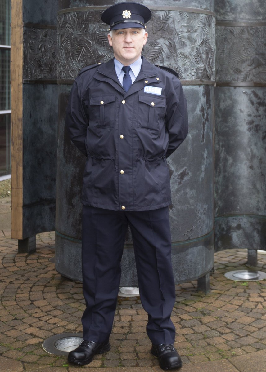 gardainfo's tweet image. "Garda members regularly face dangerous, uncertain situations in order to assist and protect the public."
Garda Commissioner Harris 

R/Gda Oberoi, DMR South Central
R/Gda Lynch, Tipperary
R/Gda Sheehan, Cork City
R/Gda Kelledy, Louth