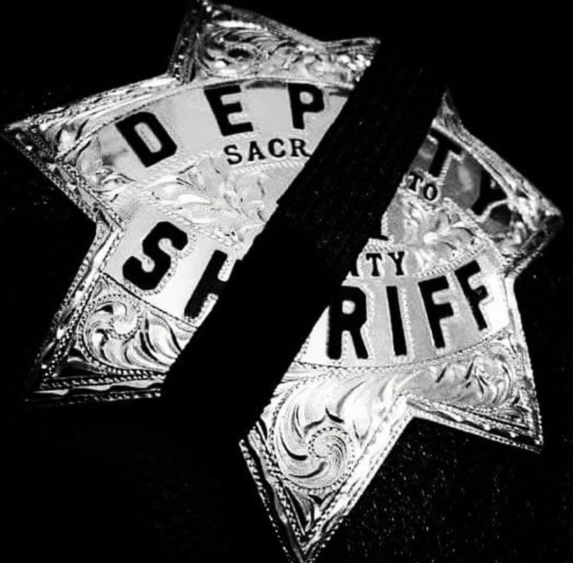 ElkGrovePD's tweet photo. Our entire EGPD family sends our deepest condolences to @sacsheriff in mourning the loss of their deputy and their K9. Our heartfelt thoughts and prayers are with their family, coworkers and community during this time.
#sso #ssdk9 https://t.co/1FtGwrb5mr