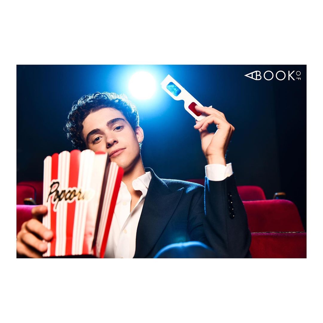 JoshuaBArg's tweet photo. 📸 | @/viewpoint.pr vía Instagram #1
"Joshua Bassett para A Book Of 🍿
📸: Irvin Rivera
#JoshuaBassett #ABookOf #ViewpointPR" https://t.co/iANFxBqGpP