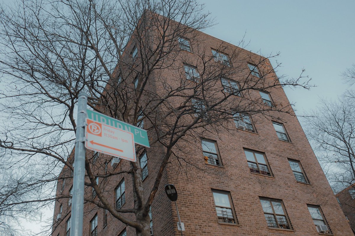 snapsoflomax's tweet photo. #PROJECTYOURSELF [WHITMAN HOUSES - FORT GREENE,BK] #snapsoflomax https://t.co/E1qVxyojdO