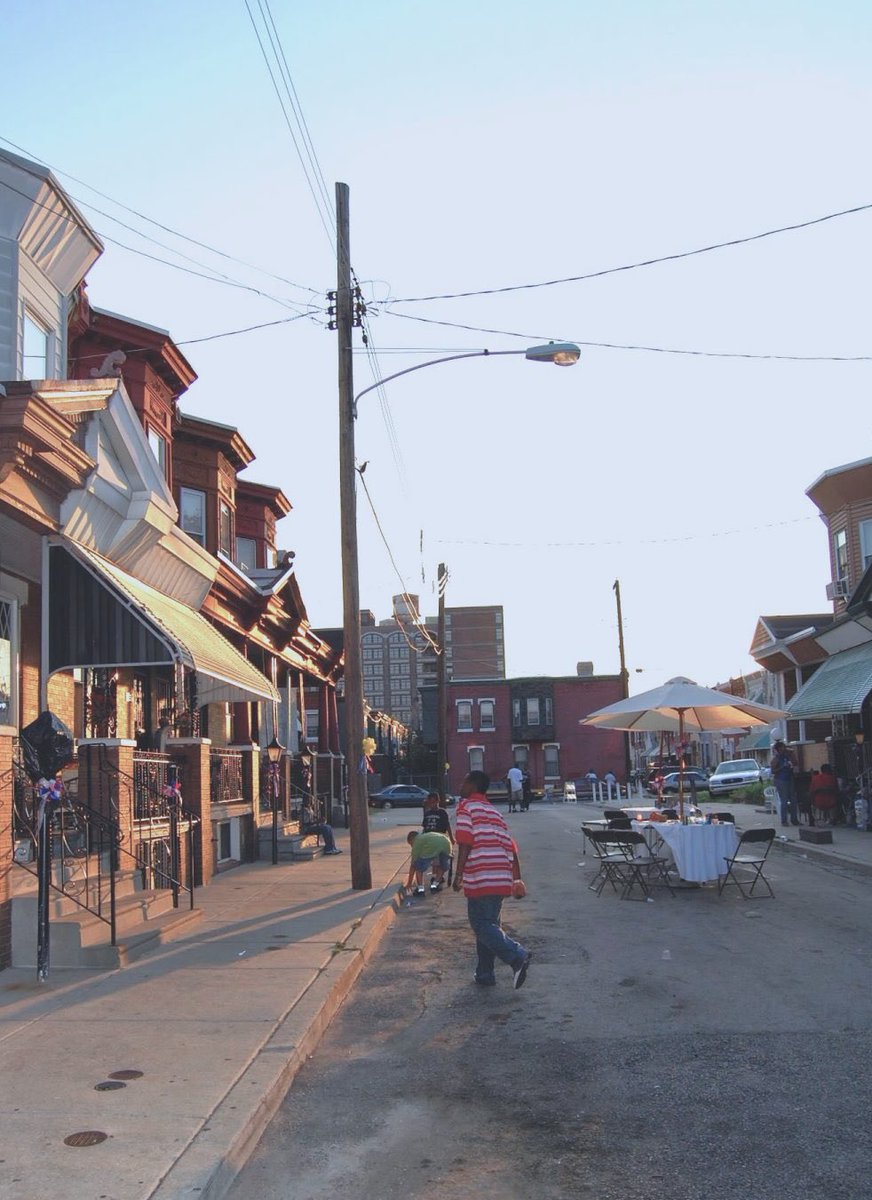 Fellow muthi reed is making an archive for rememory—calling upon the long memory of place and people in epic conversation with the ugliness and inhumanity of a city and national politic surviving on anti-Blackness, Native genocide, and violence.

resistance.pacscl.org/2021/01/19/old…