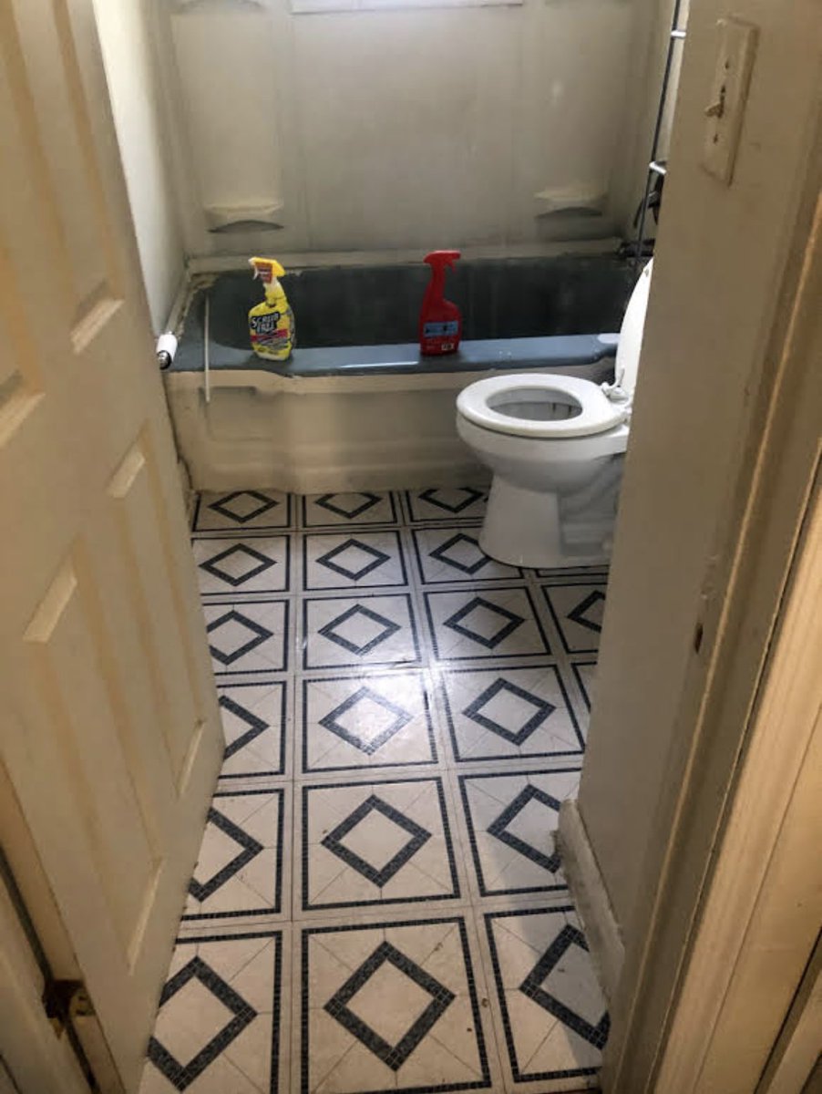 DrTylerDalton's tweet photo. Closed on this cosmetic rental rehab last week.
Hoping for a quick turn around & will try my luck at the delayed financing exception.
Did not plan on buying any more rentals this year but this was in limbo since last year.
#BRRRR #delayedfinancing https://t.co/1S9gp8I91X