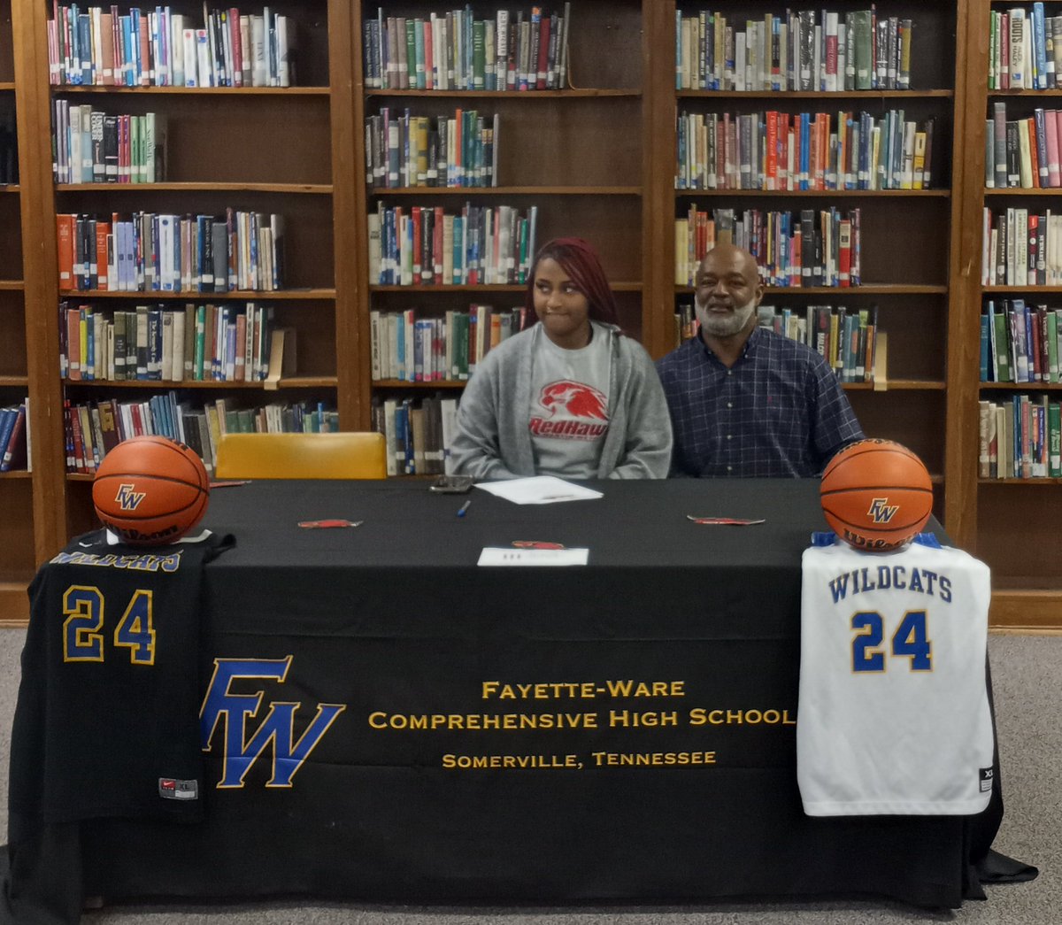 AthleticsFCPS's tweet photo. Wildcat Nation give a roar! Makayla Clark has signed with @MMCWBB 🏀 on a full ride! Congrats young lady, we are proud of you! @johnvarlas @JSWriterMichael @fayettewarehigh @AthleticsFcps https://t.co/GtfPlIVDAQ