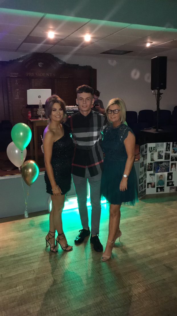 98Paulmcf's tweet photo. Happy Birthday to ma best m8, hope u make the most of it 😎💚 @x_Aims https://t.co/lO3WyGcLfe