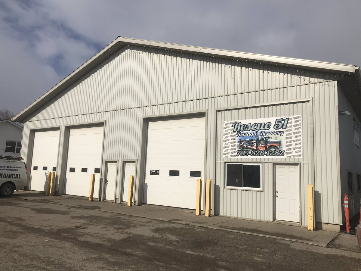 rescue_51's tweet photo. Here we grow again!!
We put up the sign at our new offices last night, the new 3 bay shop was on our want list for a very long time.
Thanks to all our customers for your continued support. #heavytowing #heavyrescue #heavywreckers https://t.co/zX238vHnw5
