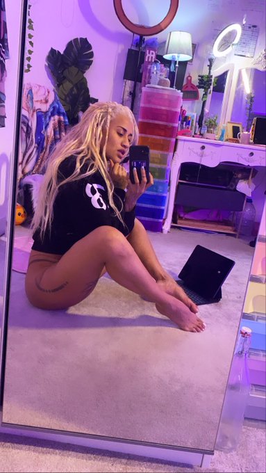 I want to how Twitter is going to crop my photos https://t.co/0bo6QpnTgy<a href="/tag/tribute"class="tags"><span>#tribute</span></a><a href="/tag/simp"class="tags"><span>#simp</span></a>