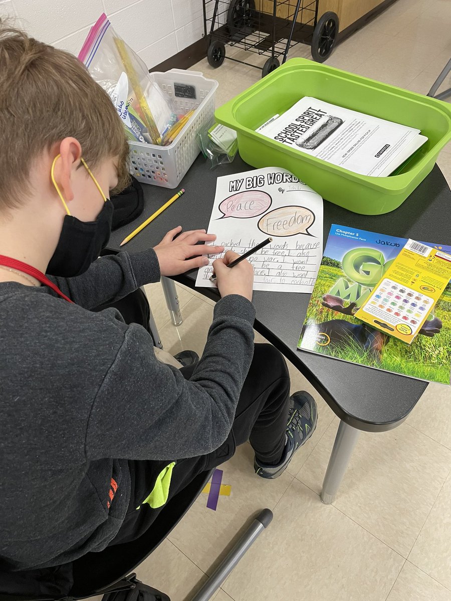 ShineinIsaacson's tweet photo. These third graders really have important big words to share! #celebratingMLK #useyourvoice https://t.co/RbMI0lG8U1