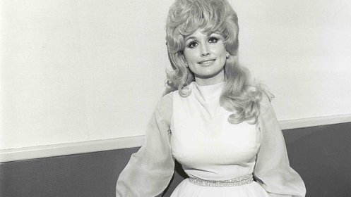 TranscribeSI's tweet photo. 🎈Happy Birthday to #DollyParton, whose style, talent, and sense of humor have firmly cemented her place in American pop culture. #Volunpeers have transcribed 120 mentions of her in Smithsonian records, many from Phyllis Diller's Gag File @amhistorymuseum https://t.co/YFv5dgHnzA https://t.co/loF1jDJYZQ