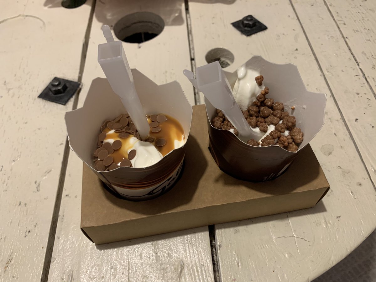 fyreslayers's tweet photo. . @McDonaldsUK do you give refunds for half portions? Not quite as advertised? https://t.co/4brISMDB0Z