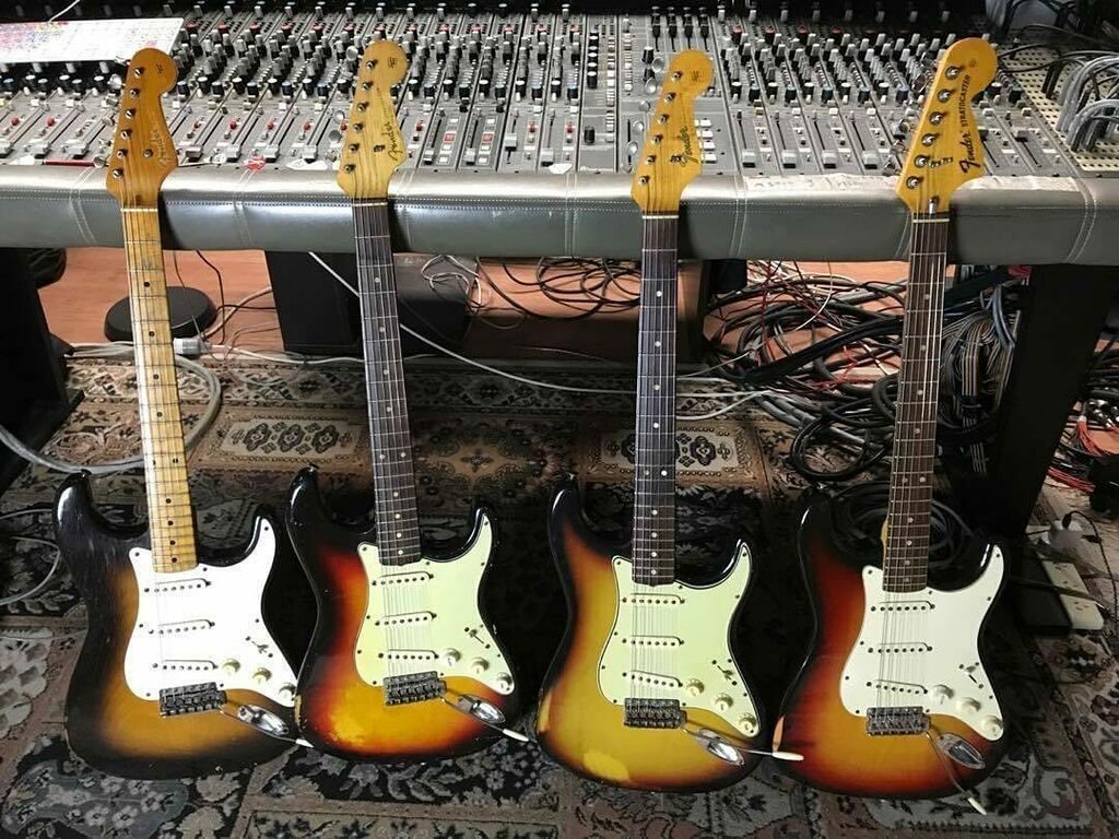 SurfGuitar's tweet photo. A few old Fender guitars. #vintageguitar #vintageguitars #fender #stratocaster #fenderstratocaster #oldguitar #oldguitars #surfguitar #soundworkshop #studio #music https://t.co/0YJlypGw4e