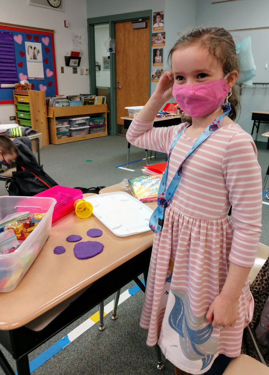 kheuberger204's tweet photo. We had a great first day back exploring and learning in 1He! #futuready204 @Builta60490 https://t.co/SjXXfhwlJd