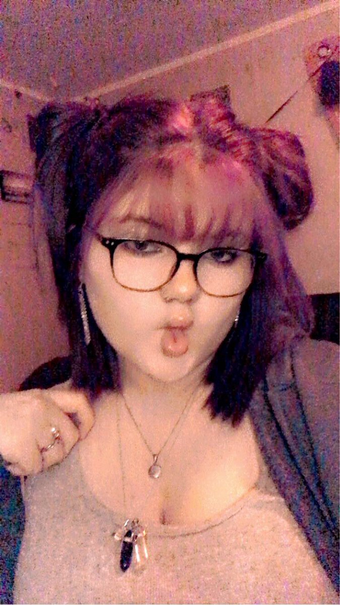 apocalypticrime's tweet image. "Shoutout to the old me and everything you told me" if only you knew that you built the ground i’m walking on rn. thankyou for never giving up on us :) #HelloOldMe #StreamOldMe #5SOSpromocomp