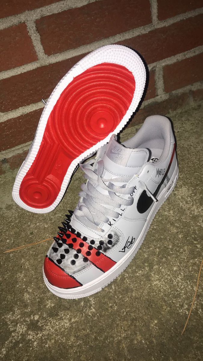 VanGoat3's tweet photo. #Goatones #af1 #goatboutin #redbottoms #bloodyshoes #cardi #projectbaby #mobtown #customkicks #spikelee #spikelife #Entrepreneur #myownboss #nike https://t.co/nbnCPyLTnL