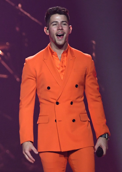 nick jonas being happy on stage a thread;
