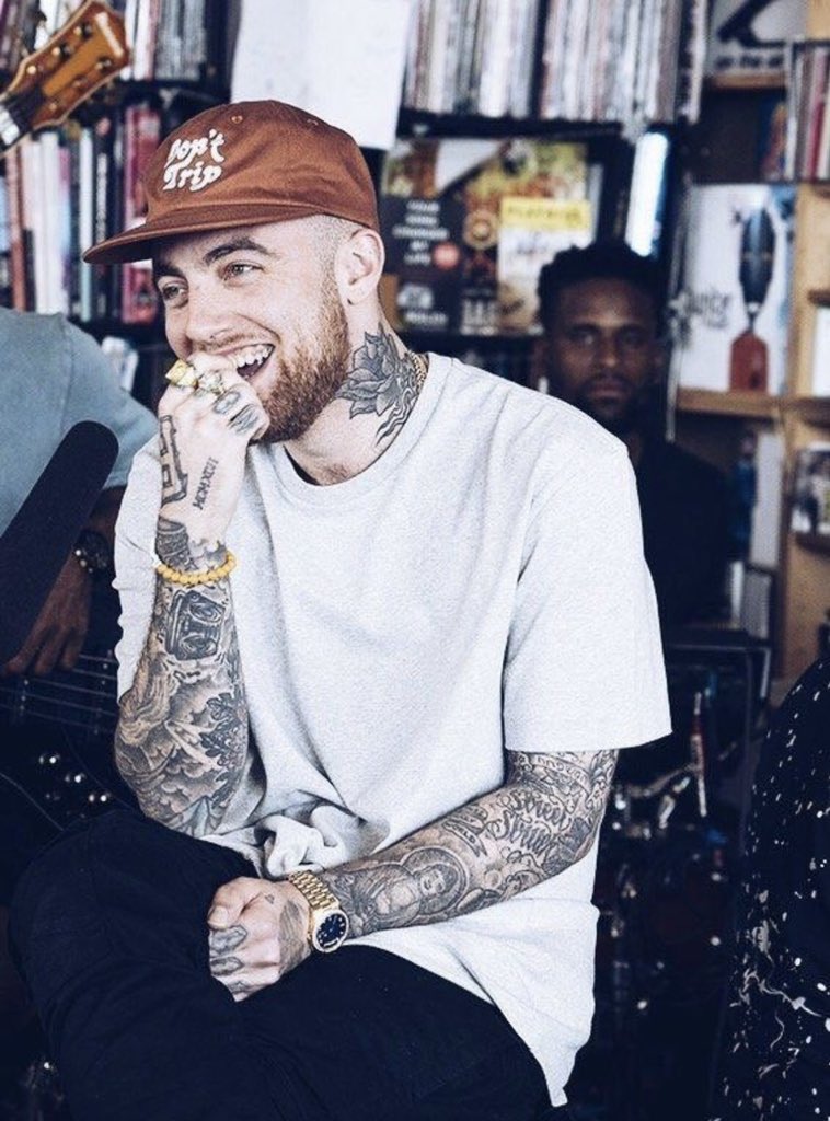 SaraSturm's tweet photo. happy birthday king 👑 https://t.co/GCUJC2Q3LV