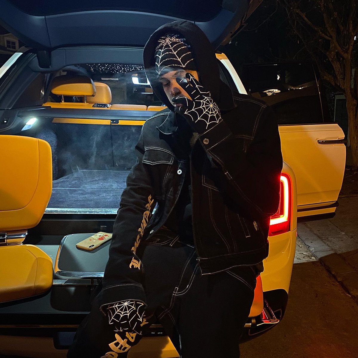 dsavage3900's tweet photo. https://t.co/EBprO7X7XD