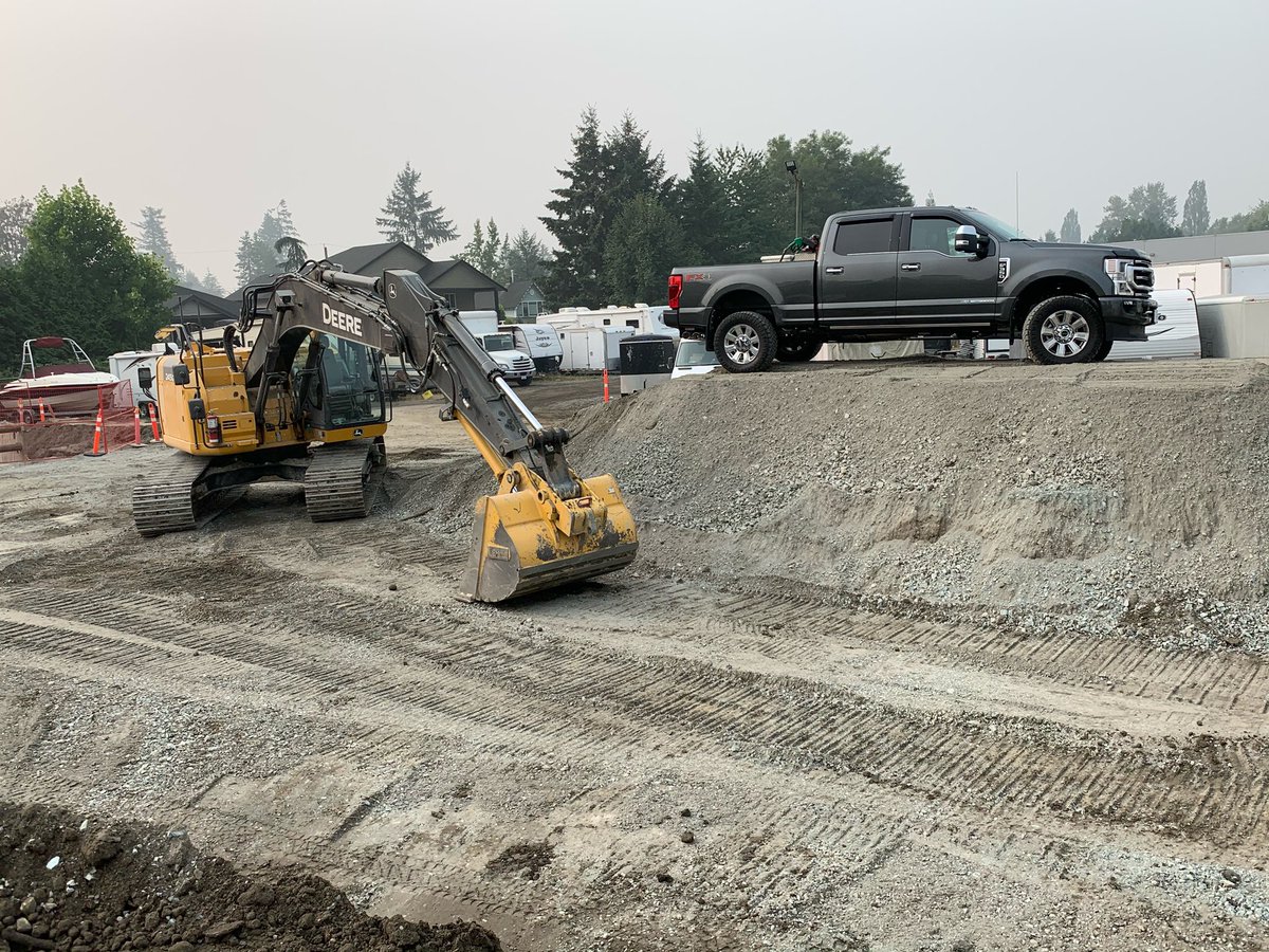 CHWKFORD's tweet photo. Mak Excavating &amp; Contracting have been purchasing trucks from Melody since 2015. They need trucks that are built for comfort and for the work site. If your company is growing and you’re looking for more trucks come see Melody at Chilliwack Ford. She knows her trucks !👷🛠 https://t.co/KseswFZ4fx