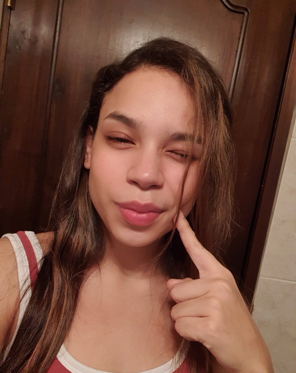 Angiefloreshn's tweet photo. Hola wirros como tan? Como va su tarde?✌💙🥰😁 https://t.co/eh0zWUs99C