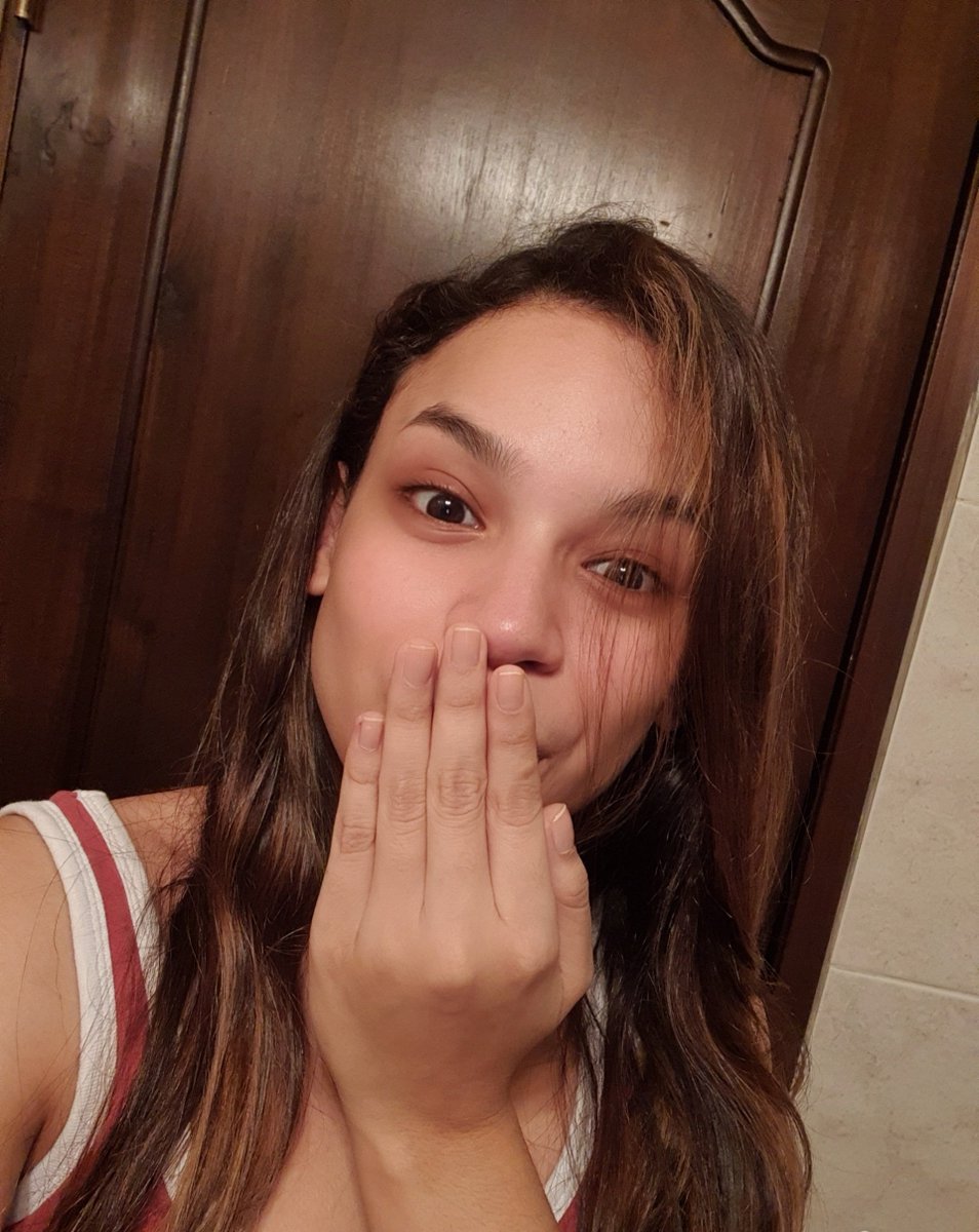 Angiefloreshn's tweet photo. Hola wirros como tan? Como va su tarde?✌💙🥰😁 https://t.co/eh0zWUs99C