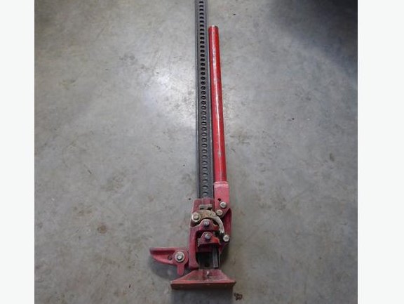 If you've ever used one of these to lift something in place

And envisioned you were on an episode of the Fear Factor the whole time and felt you were taking your life into your hands

….You might just be a regular farmer

#RegularFarmer #JackEverything🙄