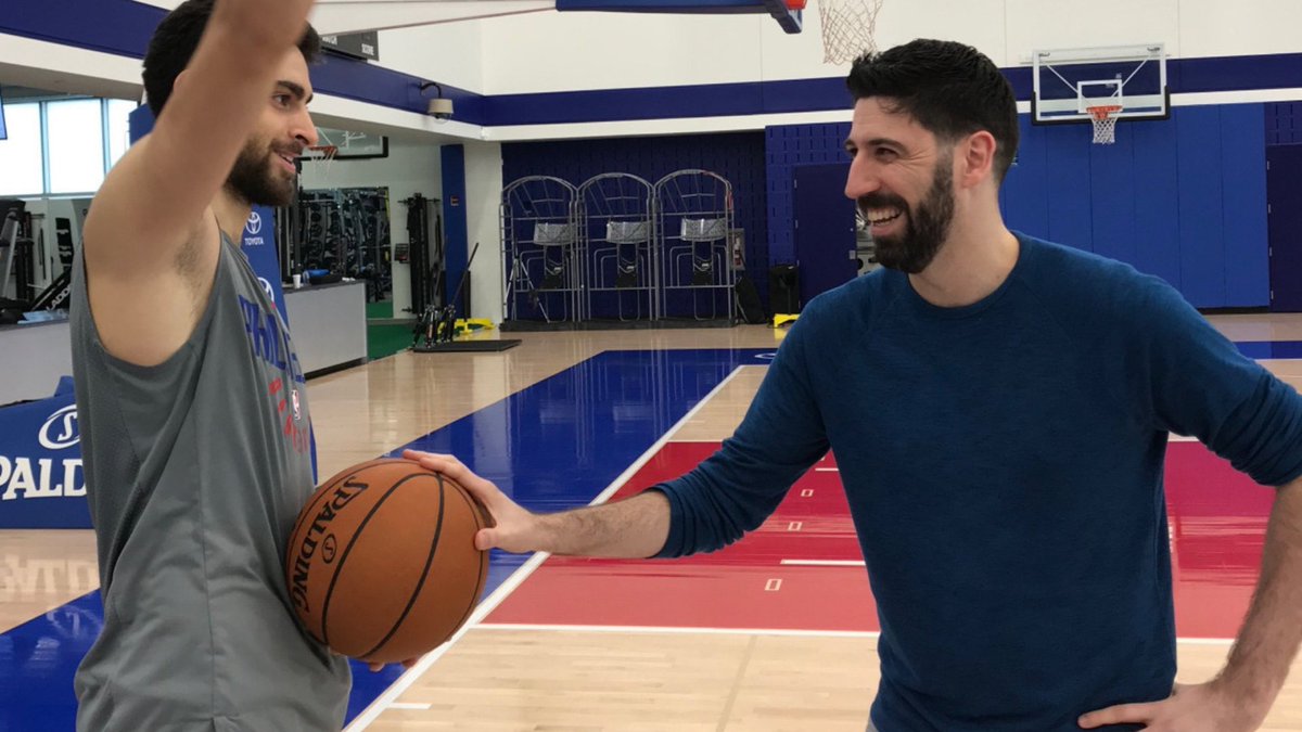 #TuDiràs | 🇺🇸 #BackToBack 

De Gelida fins a Filadèlfia i de Filadèlfia a Salt Lake City! 

Avui el portagonista és @oliva_sergi, tècnic assistent dels Utah Jazz de l'NBA ▶️ rac1.cat/directe