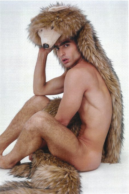 Last shooting by Carlos Villarejo for Pansy mag in MOSCHINO 🧨💔 https://t.co/DBwNB7WLZp<a href="/tag/spicebomb"class="tags"><span>#spicebomb</span></a>