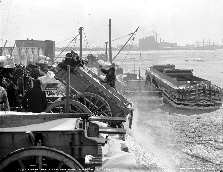 marymileytheo's tweet photo. Roaring Twenties snow removal
How did Chicago deal with clearing the streets?
https://t.co/8AHYykyWoB https://t.co/tlFTfZ3L6K