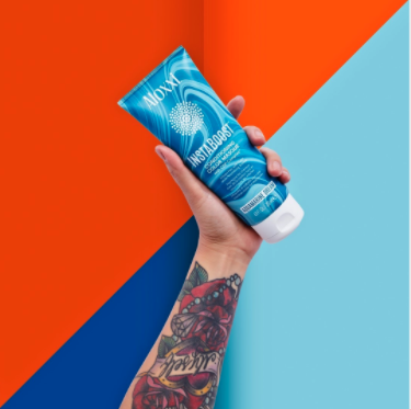 We have Aquamarine dreams, what color do you dream in?💙

✨ Product Details: Instaboost Conditioning Color Masque