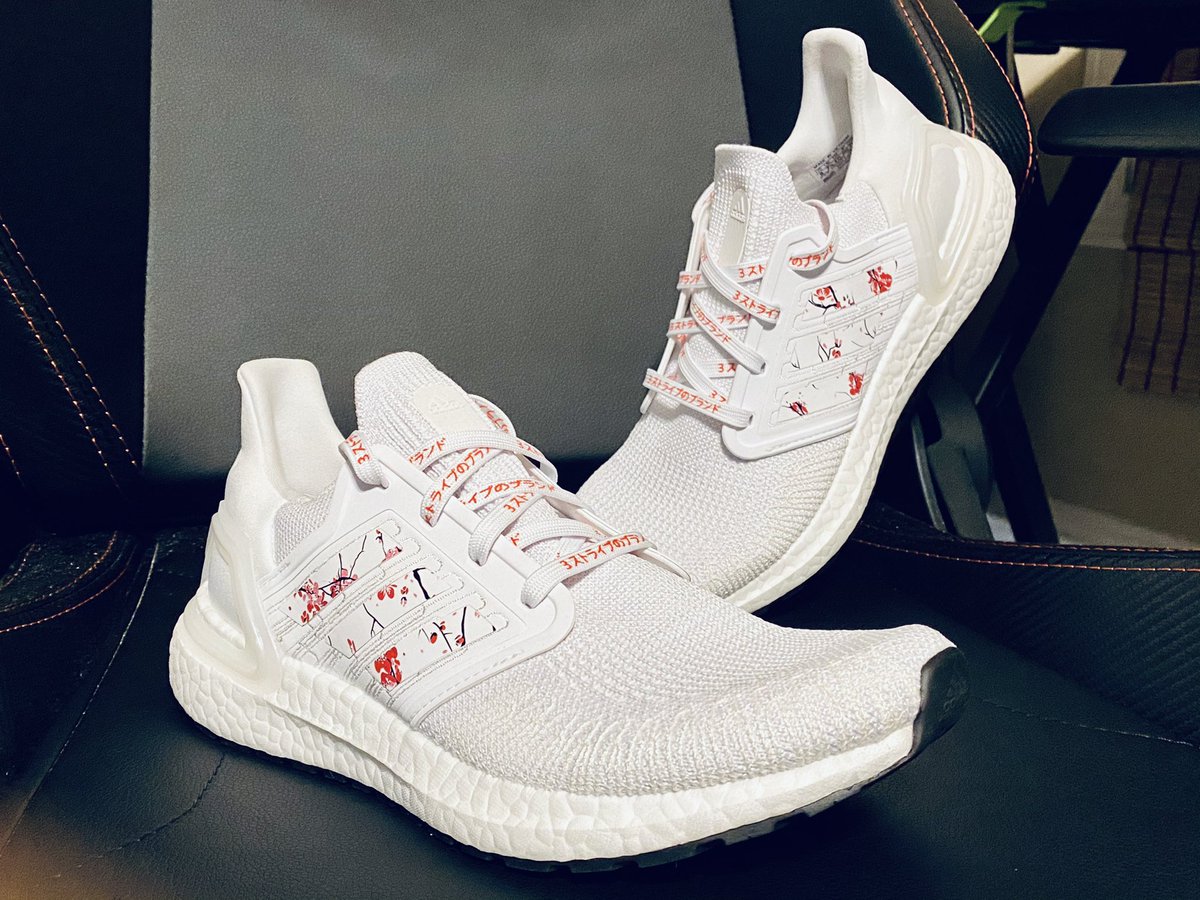 ChillaxeFPS's tweet photo. 🌸 New kicks 🌸 https://t.co/5hoiljZSTE