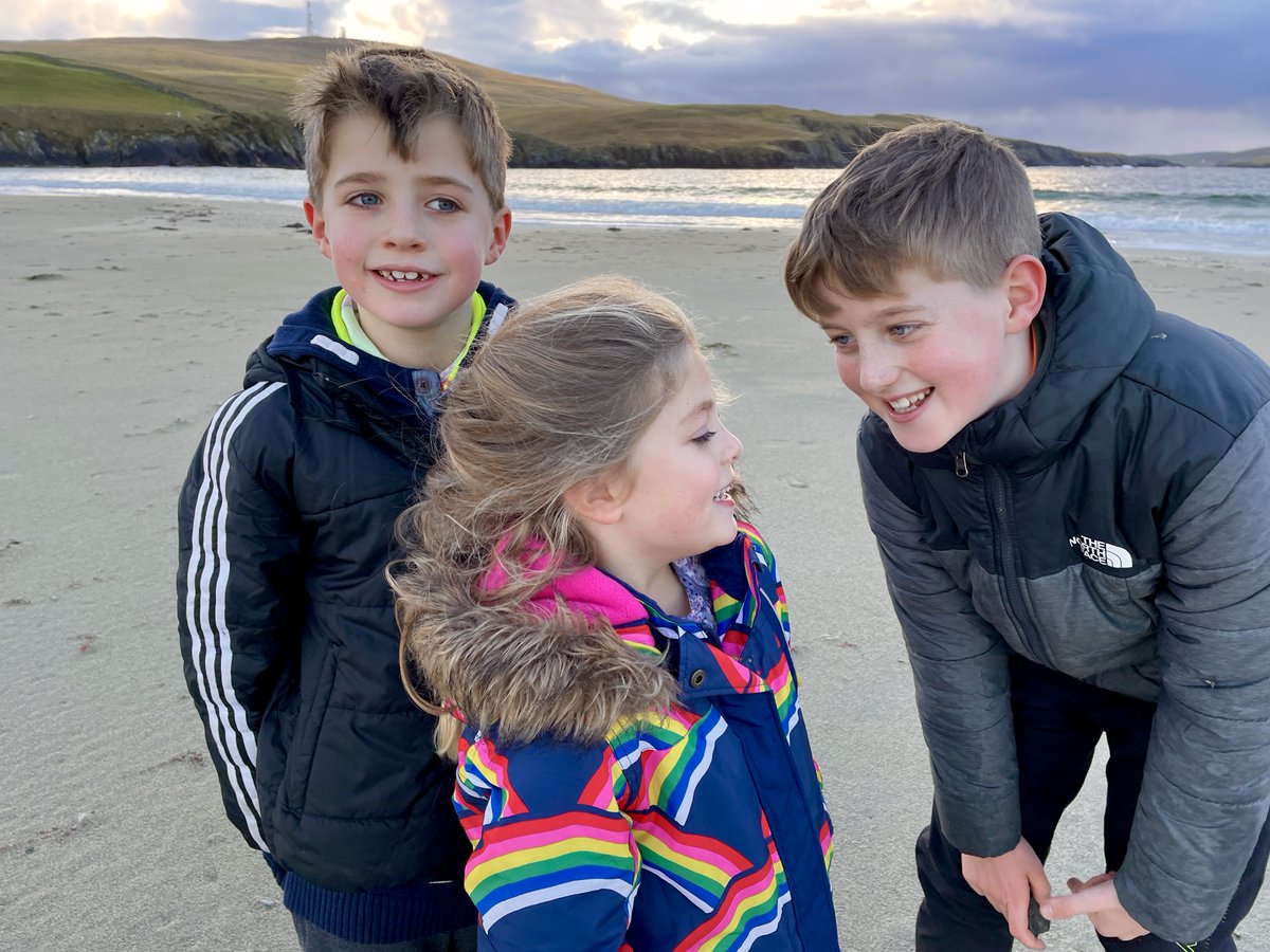 JennyAliceWelsh's tweet photo. A sweet moment captured amidst many that were not so sweet. We were not made to learn all in the same classroom, with the same teacher, who has no idea how to be a teacher &amp; is also required to be the bringer of all the snacks. Thank goodness our breaks can look like this 🙌🏼🌊 https://t.co/lleMNRfyaH
