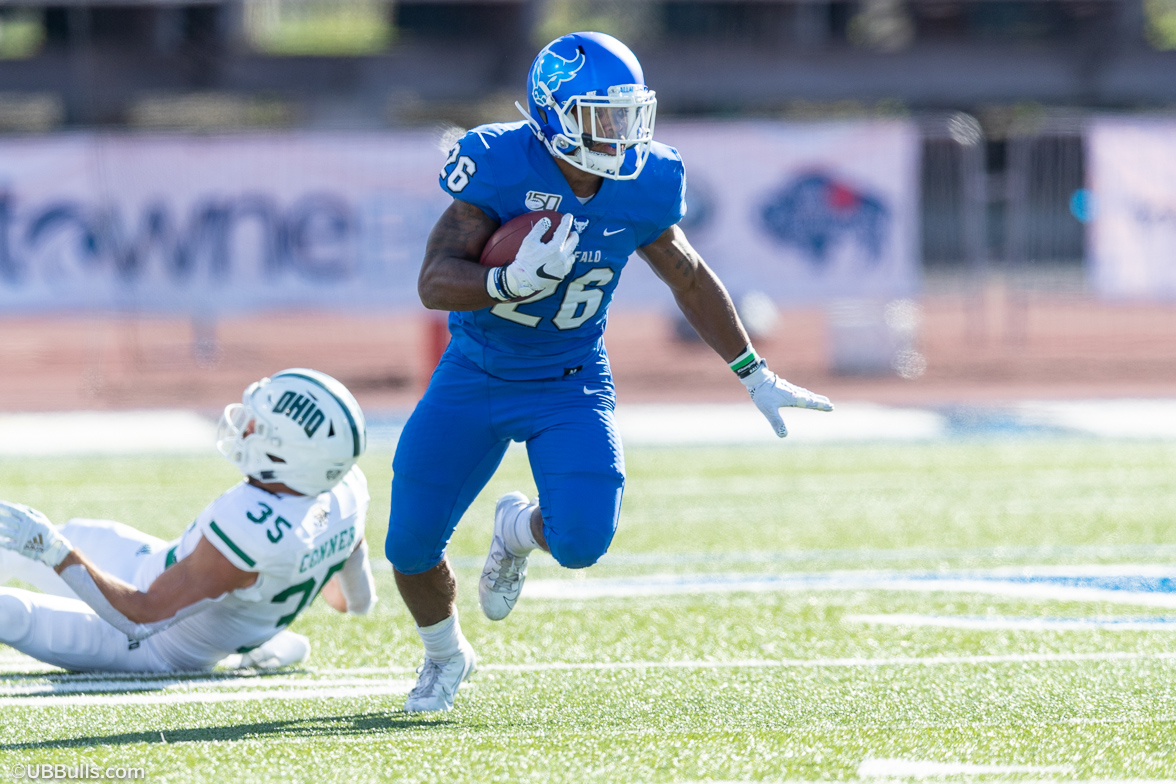  FILM SESSION #2  2021 RB prospect Jaret Patterson, Buffalo (MAC).5'9" 195 lbs. 2020 stats (6 games):1,072 rushing yards (IN 6 GAMES?!) (7.6 ypc)19 rushing TDs0 Receptions... hmm. Let's look at this stat monster MACtion Hero.Thread. 