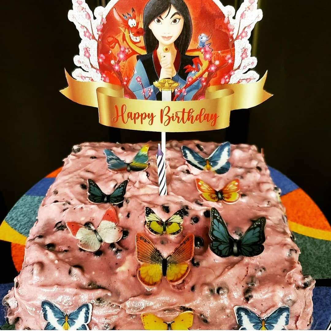 Ashleykarp3's tweet photo. I just finished baking & making the birthday fish a honey vanilla cake with blueberry, vanilla & coconut frosting & I'm really proud of how it came out so I had to share a 📸😊 (& yes the 🦋 are edible 😋) #diybaking https://t.co/bSGXJSW817