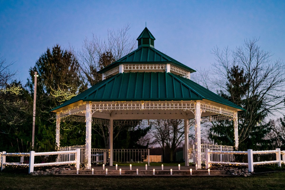 WhitpainTwp's tweet image. The #Whitpain Supervisors tonight remembered and honored the 17 residents who lost their lives to COVID-19. The ceremony was part of a national tribute and memorial.