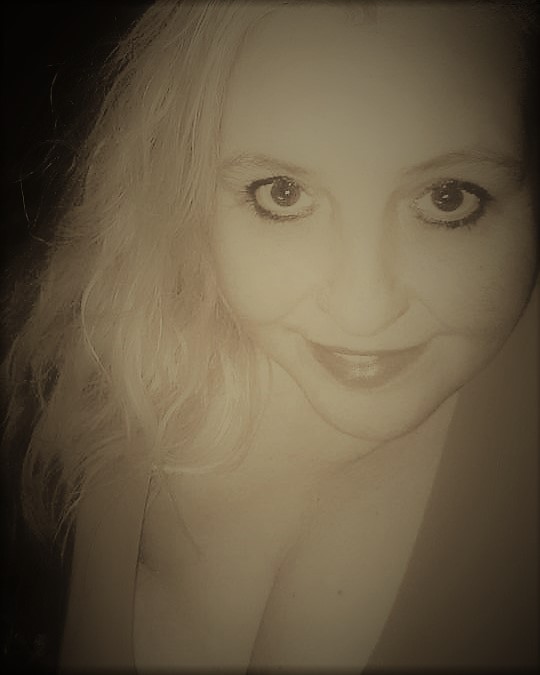 AngelRae73's tweet photo. Thinking of using this image for my author's image for books...what do you think? #Bio #AuthorImage #WritingCommunity https://t.co/x52iiVH0TJ