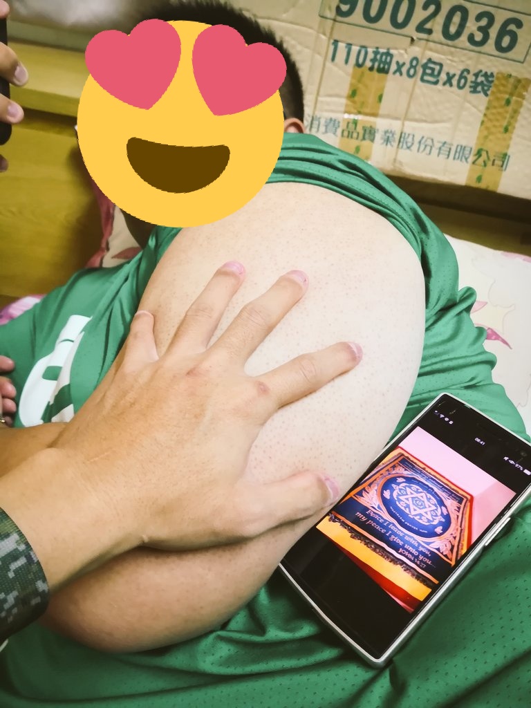 18歲粗手臂的弟弟
摸起來好有感覺呀～～
想不想看作品呀
老規矩留言想看跟轉推囉