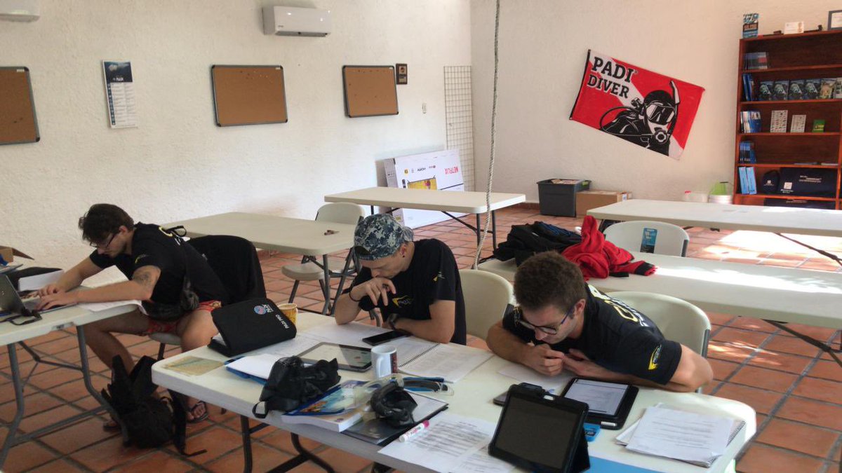 goprodiveint's tweet image. And the #padi #instructordevelopmentcourse is moving on!!!! #prodiveinternationalgopro #prodiveinternational #mexico #playadelcarmen #gopro #padiinstructor #padipro #leosaldunbidescd