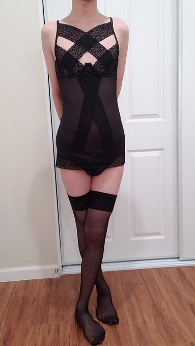 4 pic. Bought a new outfit and thought it'd be a good returning photoshoot uwu #femboy #crossdressing